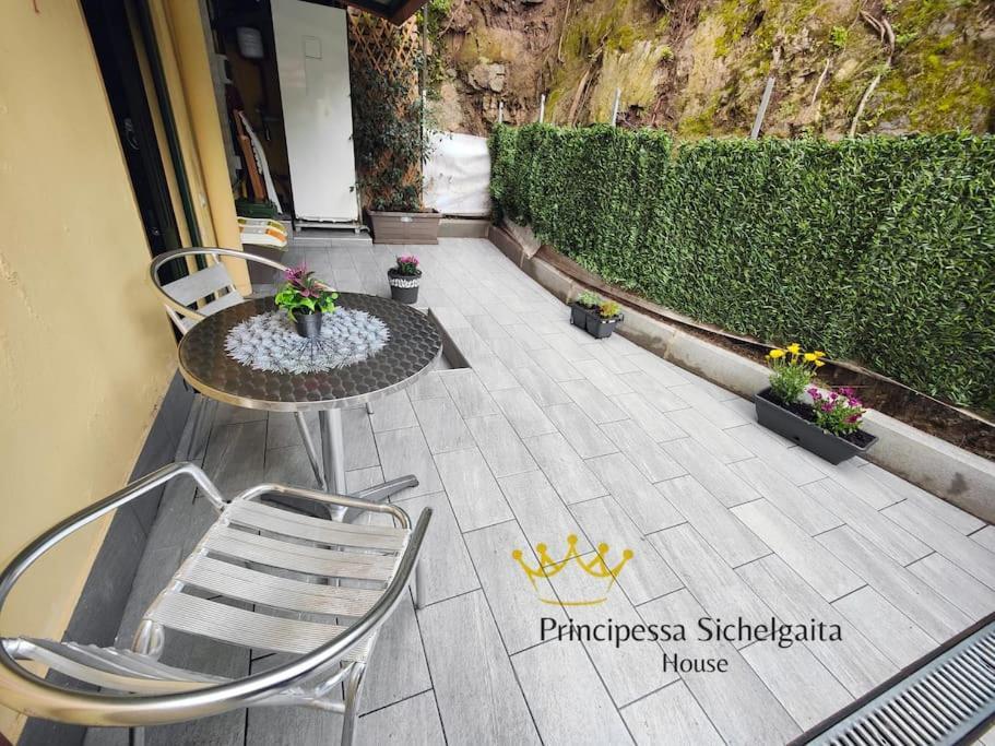 Principessa Sichelgaita House Βίλα Σαλέρνο Εξωτερικό φωτογραφία